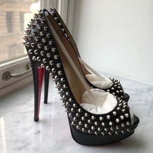 Brand new Christian louboutin pumps in 38